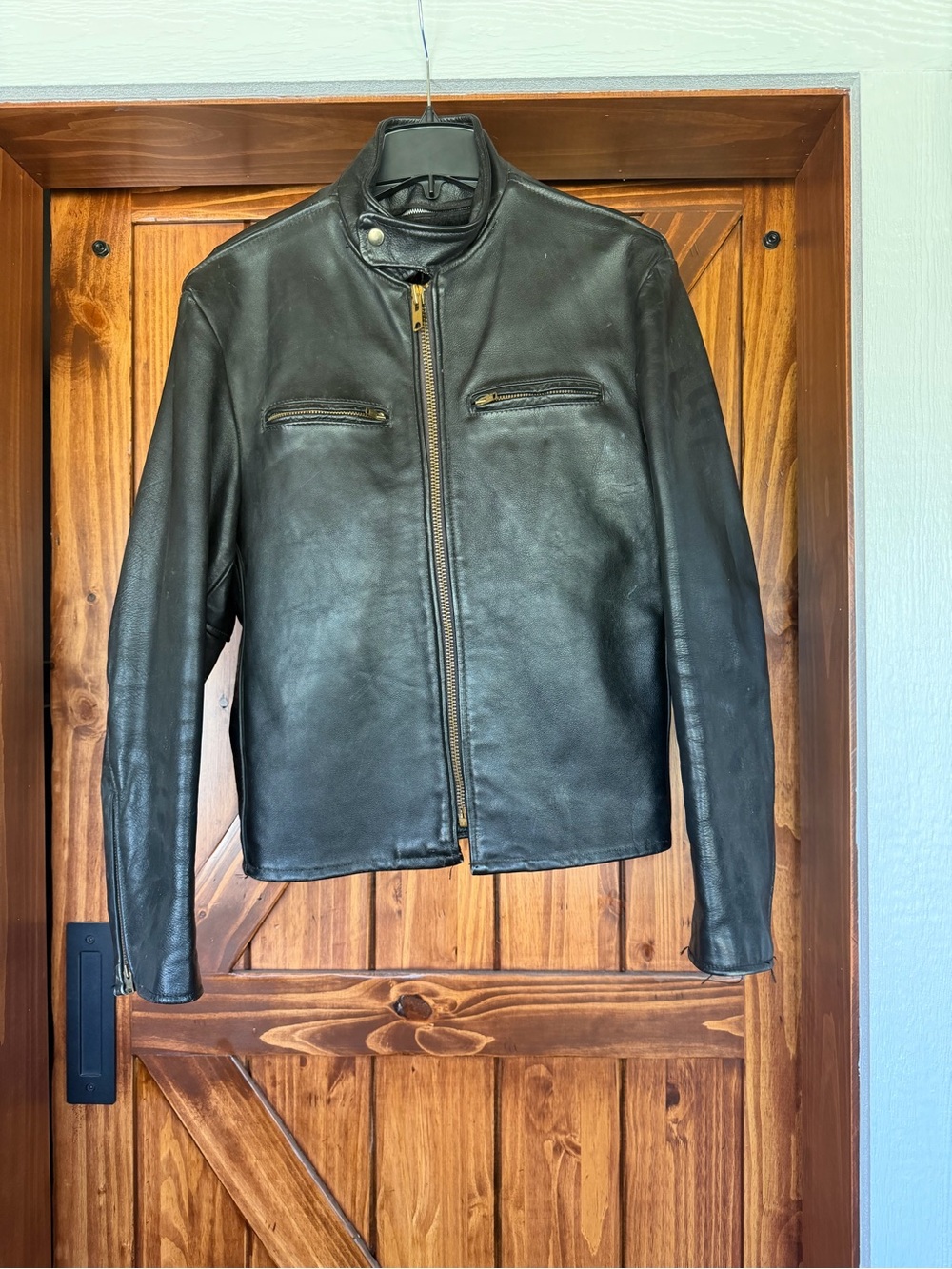 Vintage Men's Black Leather Bomber Jacket - Minimal Classic